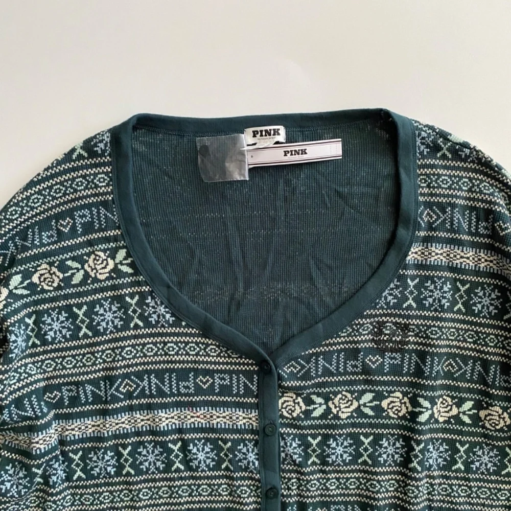 PINK Victoria's Secret Pajama Top Cropped Holiday Print Button Front Waffle Knit